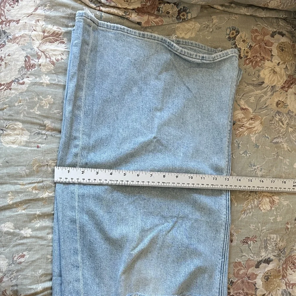 NWT American Eagle Outfitters Women's High Rise Light Denim Jeans - Picture 3 of 8